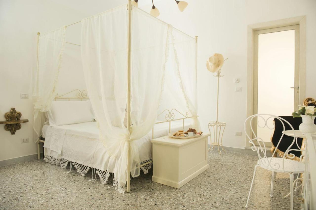 Dimora Cappuccini Guest House Чистерніно Екстер'єр фото