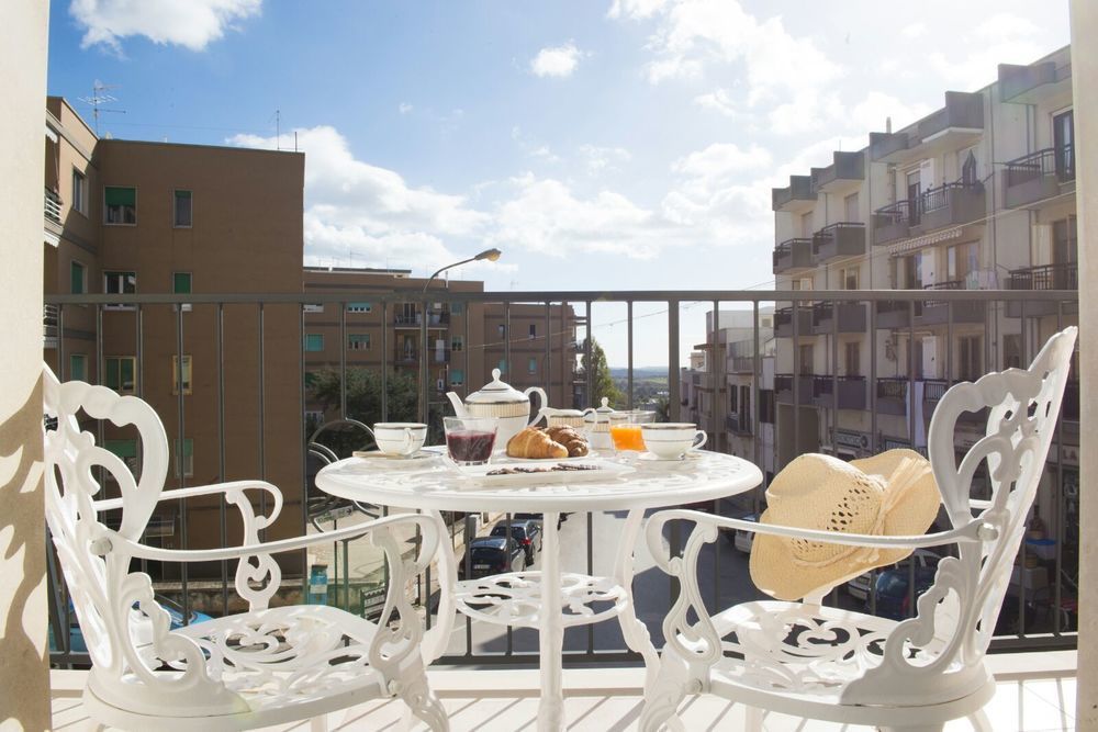 Dimora Cappuccini Guest House Чистерніно Екстер'єр фото