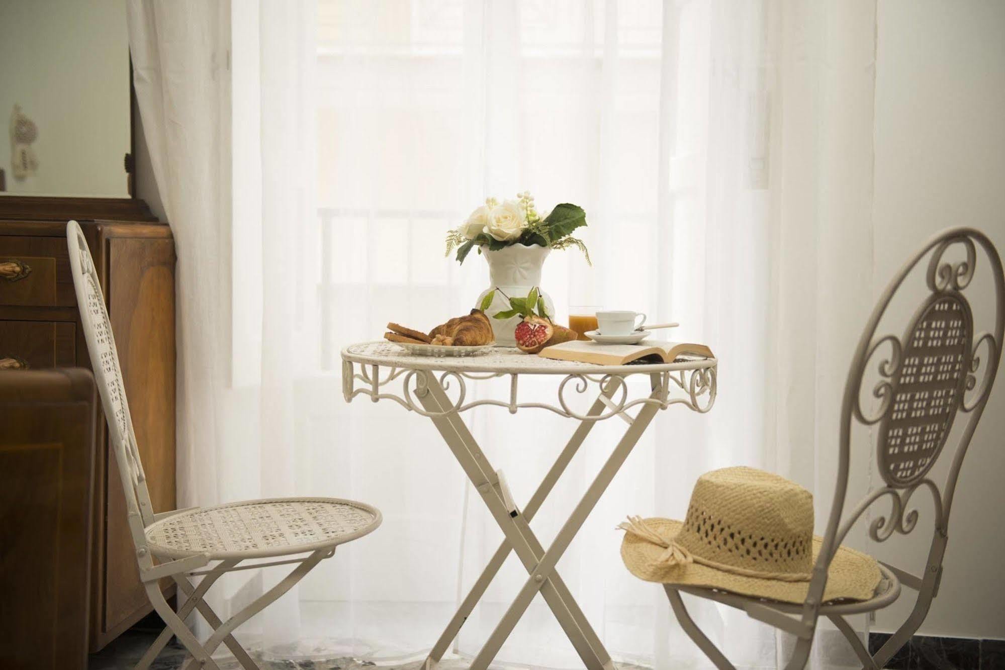 Dimora Cappuccini Guest House Чистерніно Екстер'єр фото